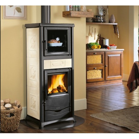 Estufa de leña con horno Nordica Extraflame Rossella más crema de 6,5kW