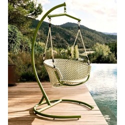 Cadeira suspensa Aliga em alumínio e rattan verde VeryForma Cadeira suspensa Aliga em alumínio e rattan verde VeryForma